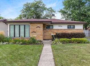 904 N Craig Pl, Addison, IL 60101