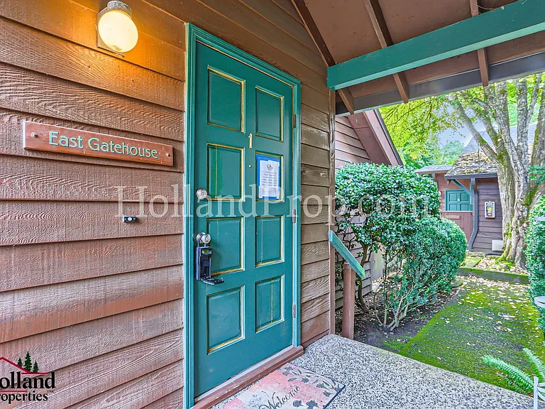 1719 Main St #1 — Photo 2