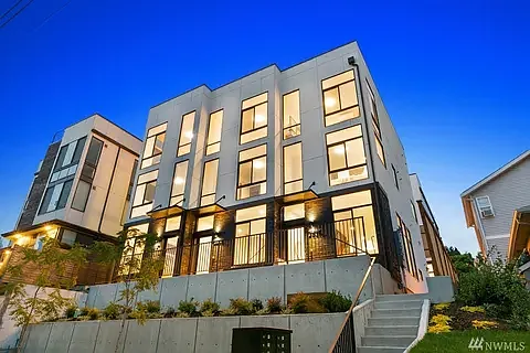 3833B 23rd Ave W
