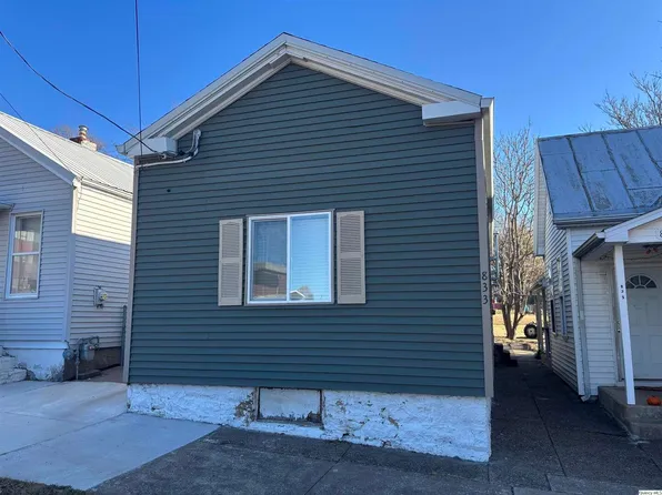 833 S 5th St, Quincy, IL 62301