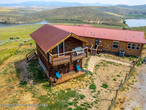 3rd image of 46045 Rock Springs Ln