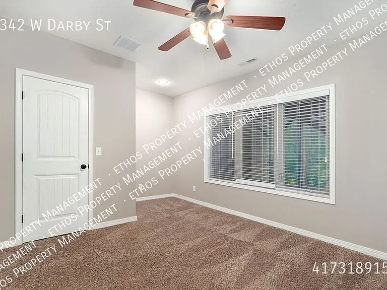 2342 W Darby St — Photo 43