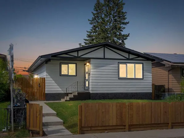 3640 S Dover Ridge Dr SE, Calgary, AB T2B 2B4