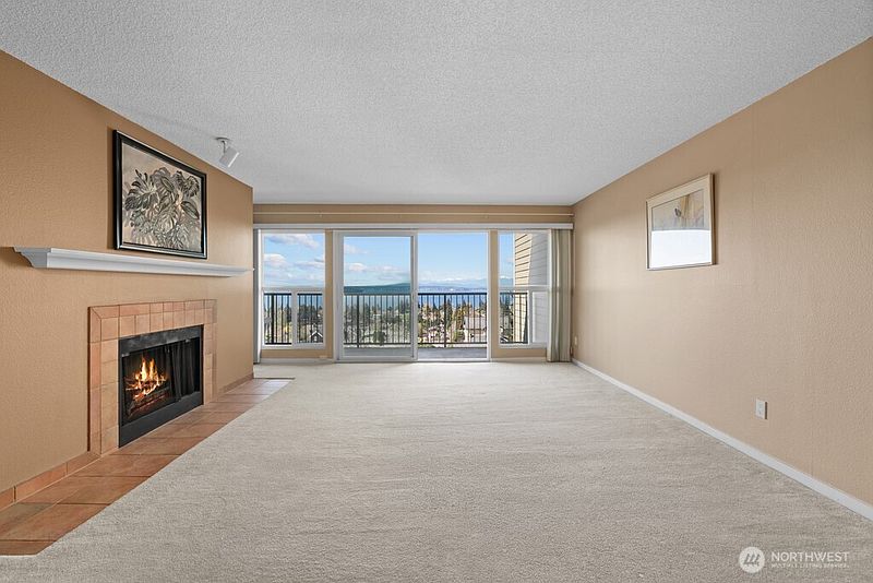 4th image of 5025 California Avenue SW #402