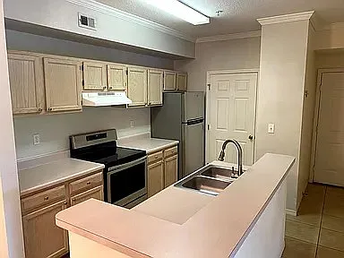 5608 Pinnacle Heights Cir #202 — Photo 3