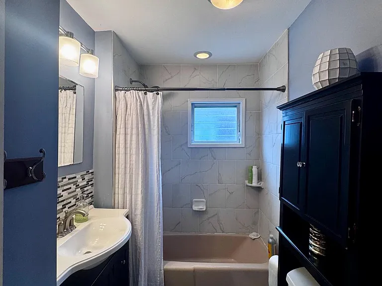 24 Thomas Ave — Photo 10