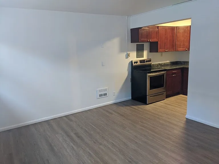 4618 Fremont Ave N — Photo 23