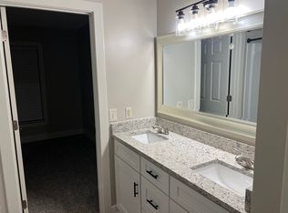 7153 Old Harding Rd, Nashville, TN 37221