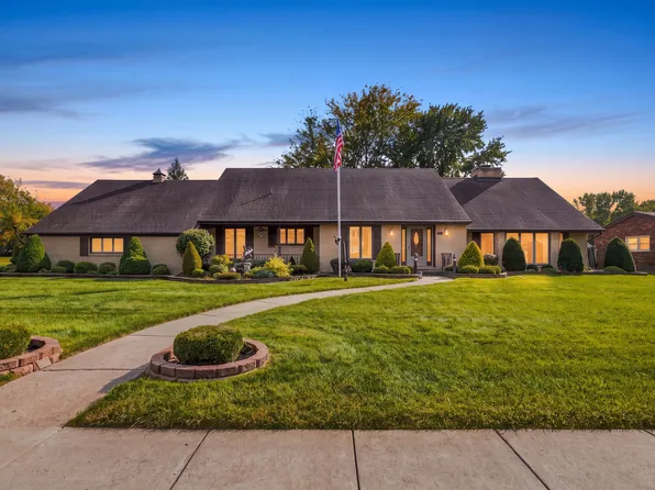 216 E McConaughy Ave, Rochelle, IL 61068