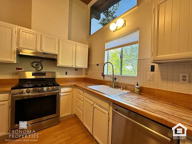 417 Brazil St — Photo 9