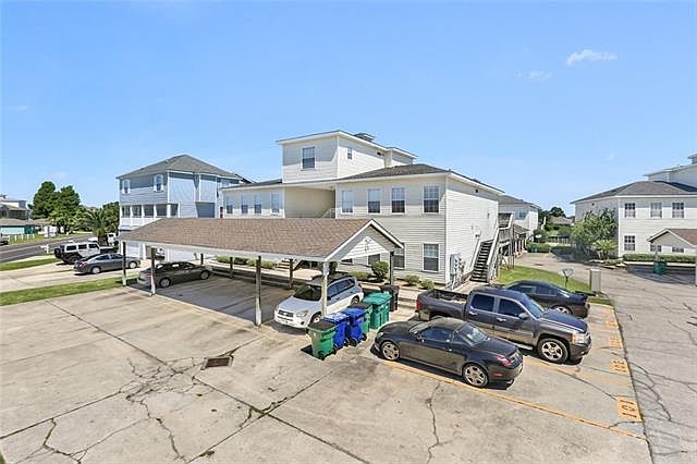 1st image of 820 Marina Dr APT 103