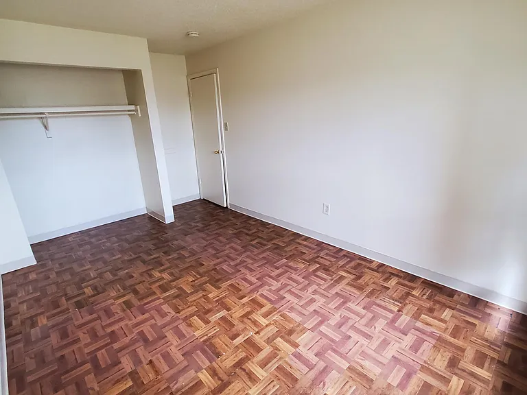 Hampton Village Apartments — Photo 25