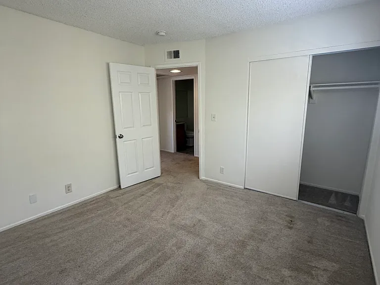 9131 Burnet Ave — Photo 8