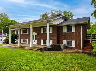 6023 E Pea Ridge Rd, Huntington, WV 25705