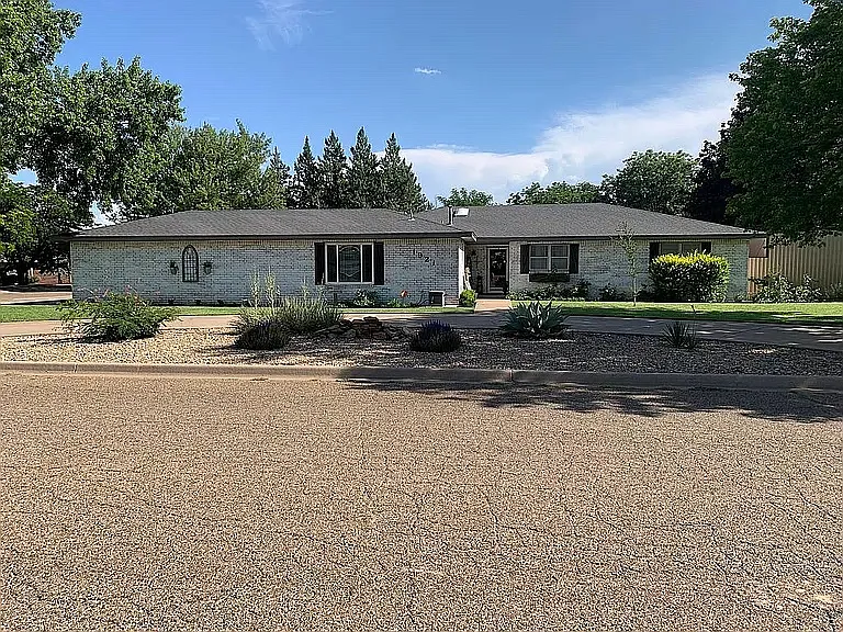 1921 Vivian Ave