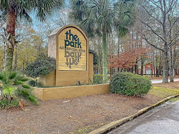 3rd image of 5112 Park Creek Ave #5112