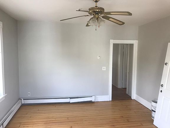 2nd image of 146 Chapin Ave #3