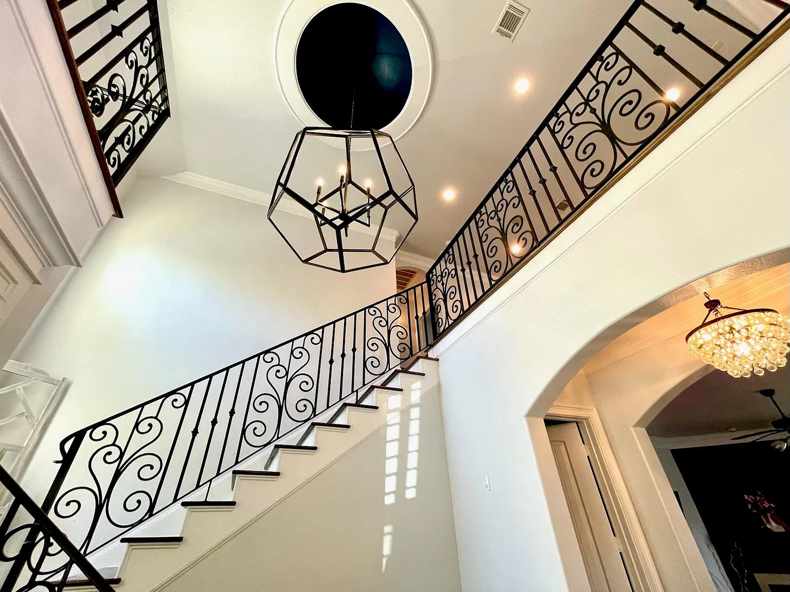 5 bed, 3.5 bath, 3291 sqft, $5,500 — Photo 4