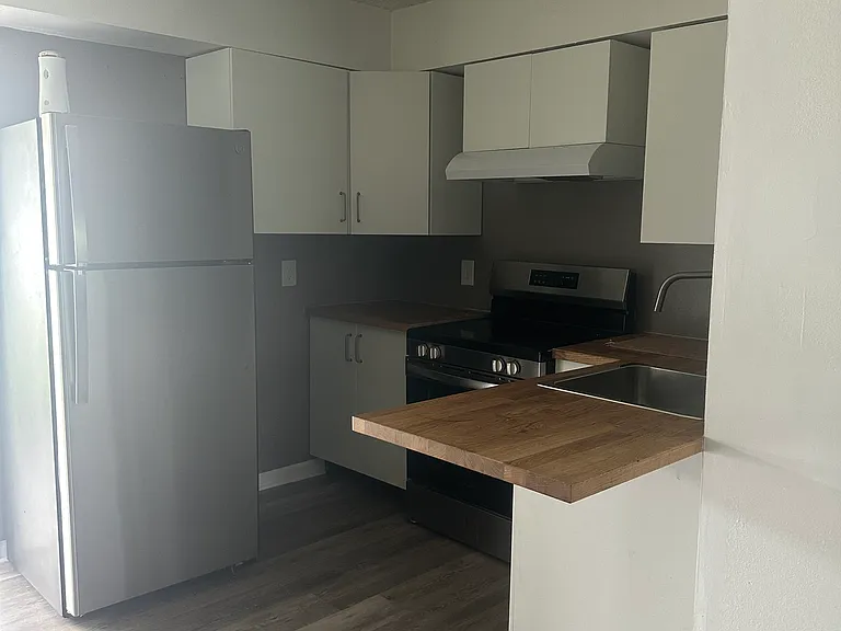 145 Varner Dr SW #B — Photo 1