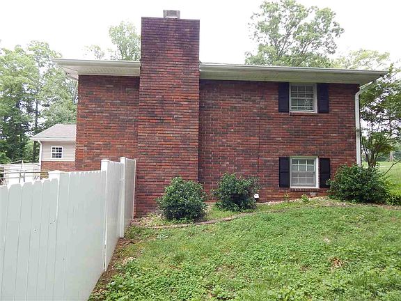 4th image of 3803 Woodbine Cir NW
