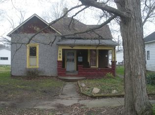 135 N 10th St, Clinton, IN 47842