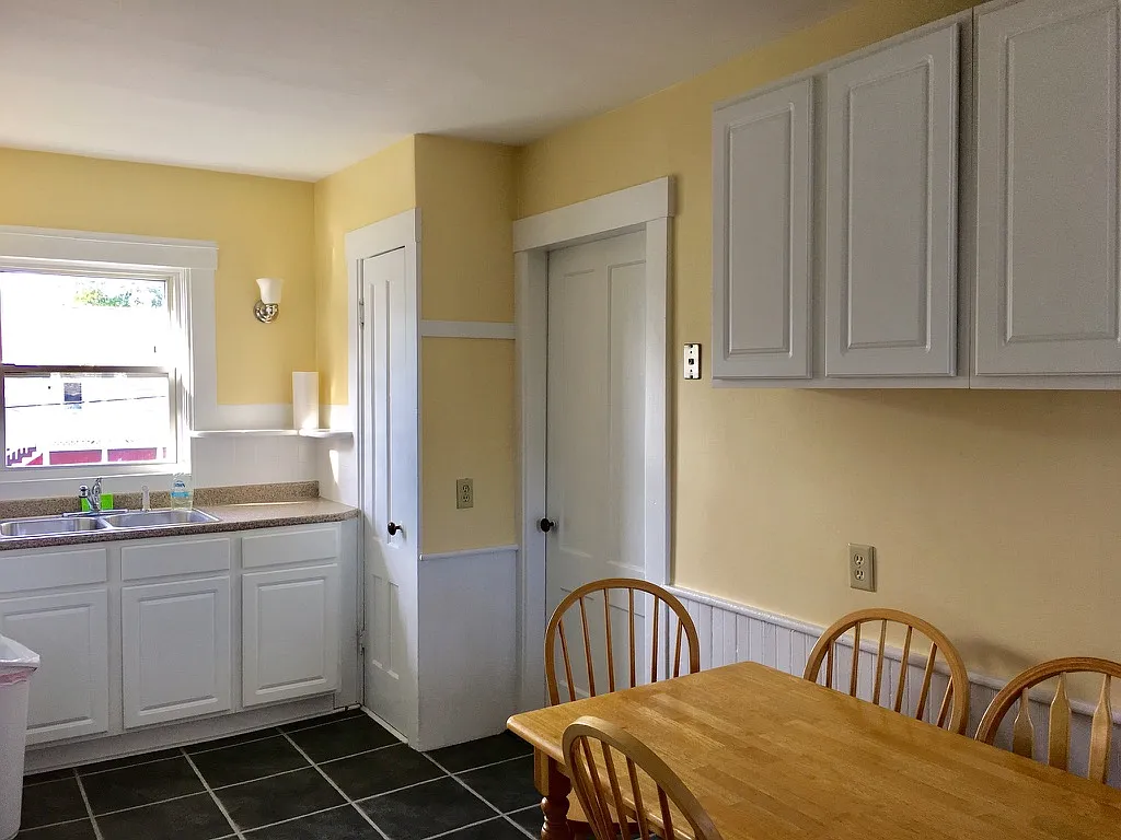 3 bed, 850 sqft, $2,900 — Photo 2
