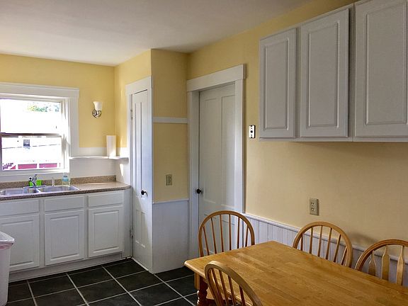 2nd image of 24 Park Ave APT 2