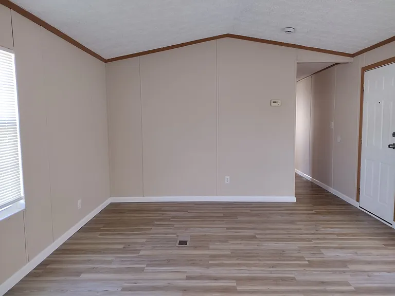 129 Pine Blf — Photo 4