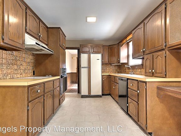 2nd image of 701 E 12th Ave
