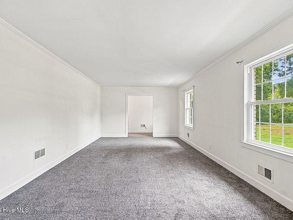 4th image of 120 Windemere Road