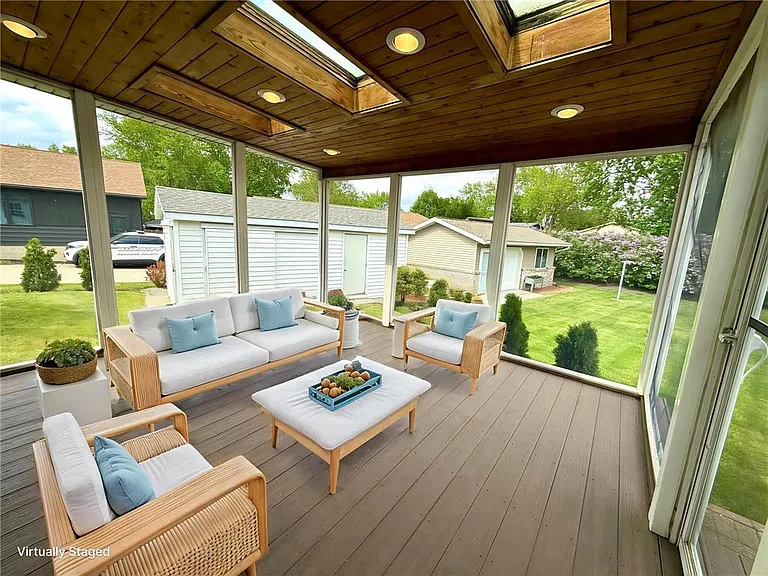 225 Sunrise Blvd — Photo 24