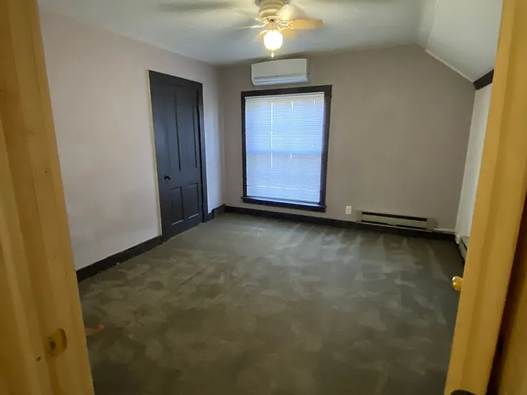 20 3rd St SE — Photo 8