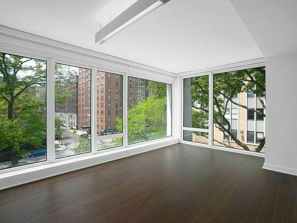 1st image of 400 W 113th St #401