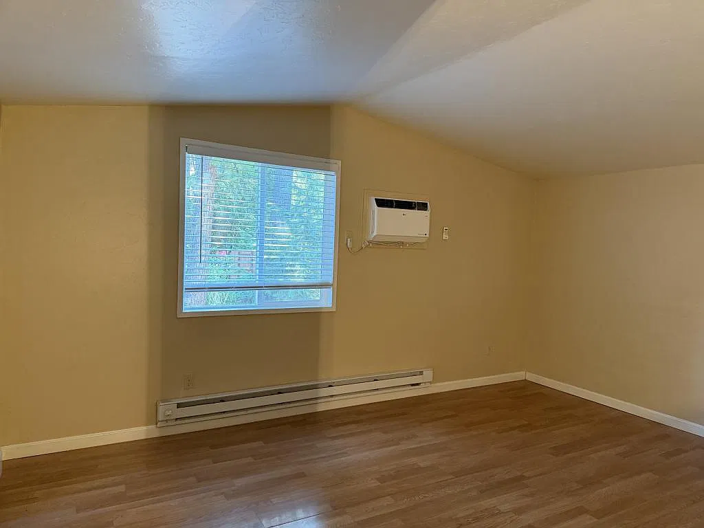 2656 Sanders Dr — Photo 2