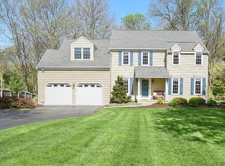 404 Saint Anns Cir, Phoenixville, PA 19460