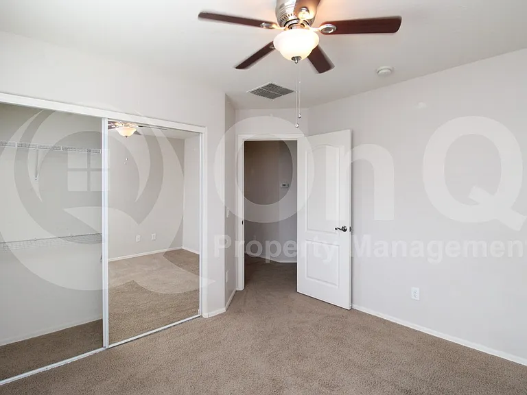 4273 E Oakland St — Photo 11