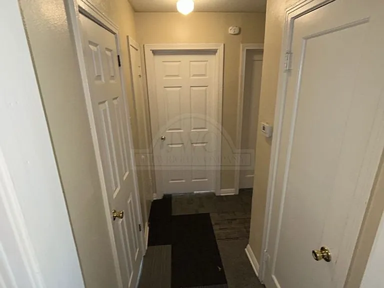 1102 Stewart St — Photo 7