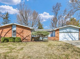 208 E McHenry St, Urbana, IL