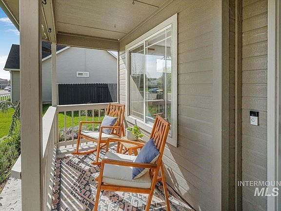 4th image of 16451 Rainbow Dr