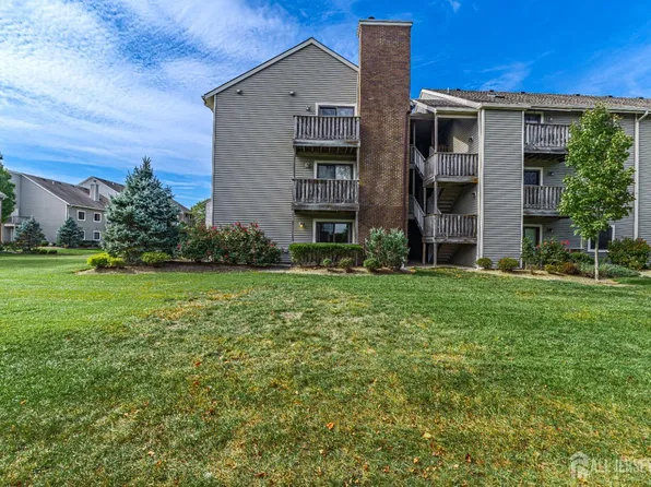 1222 Ravens Crest Dr, Plainsboro, NJ 08536