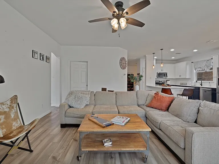 1708 Kittyhawk Dr — Photo 10