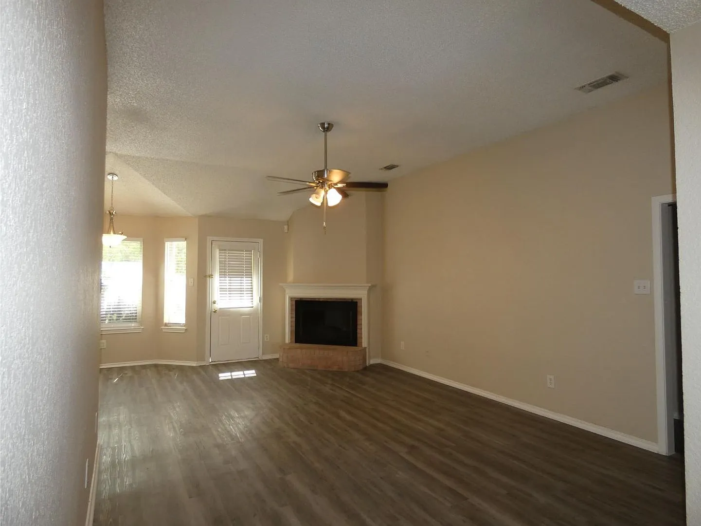 Charming 3/2/2 in N. Fort Worth with EMISD Schools & no HOA! 1740 Cedar Tree Drive, Fort Worth, T... — Photo 2