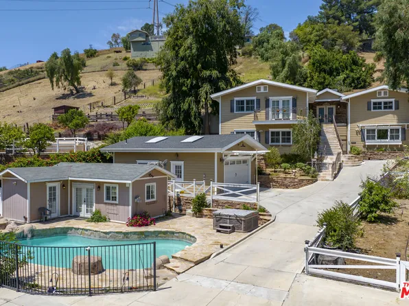 10307 Johanna Ave, Sunland, CA 91040