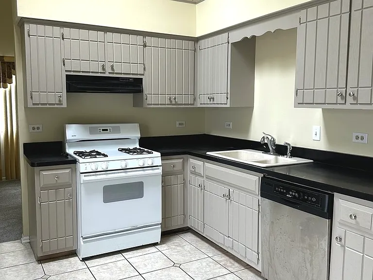 22591 Brian Ln — Photo 6