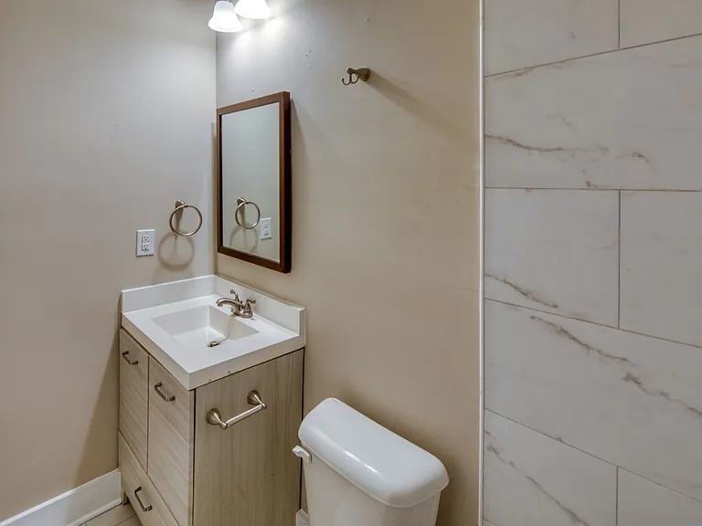 1114 E Anderson St #A — Photo 17