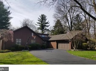 15 Springwood Dr, Lawrence Township, NJ 08648