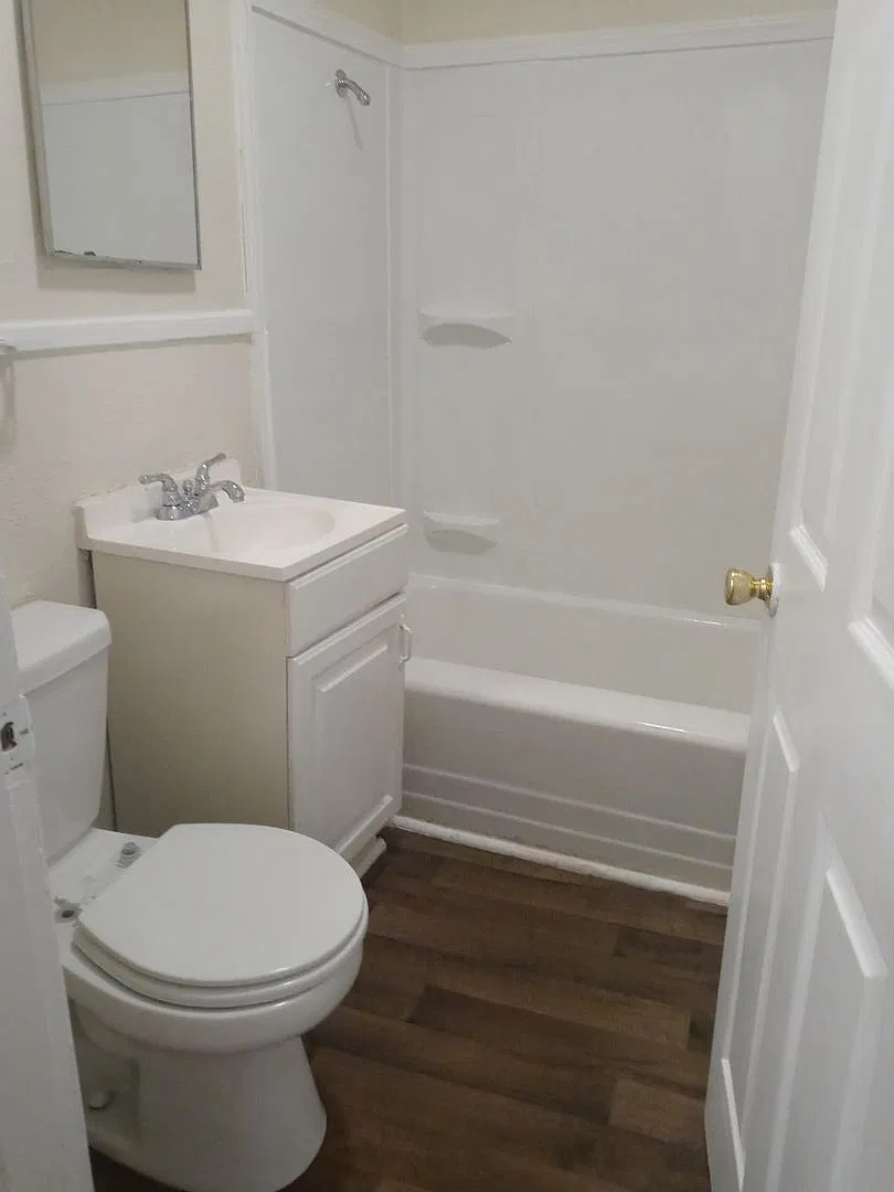4321 W 16th St 2 bedroom Home — Photo 2