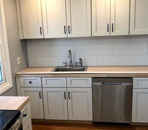 3rd image of 84 Hansen Ave #7166486171