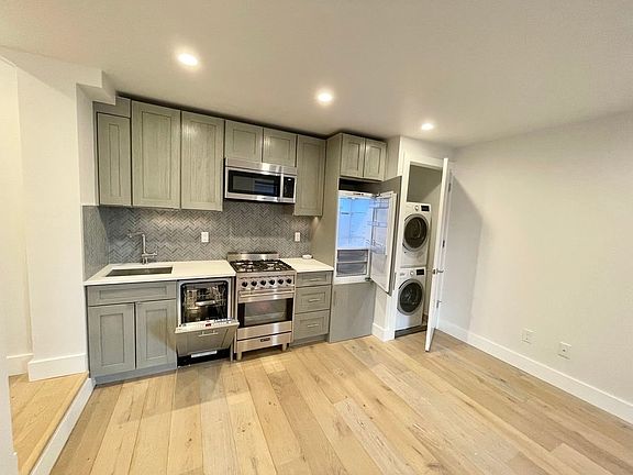 5th image of 421 W 21st St APT 1B