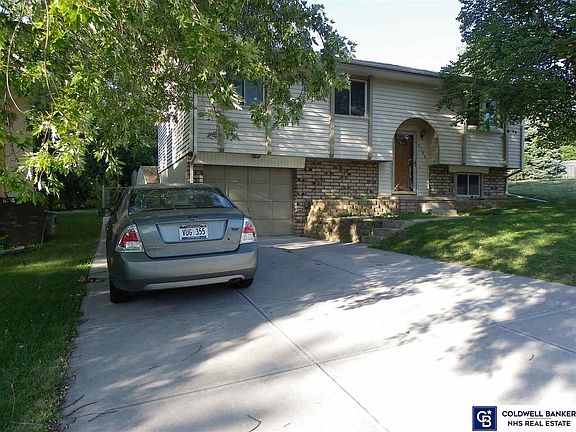 2nd image of 3302 Sierra St